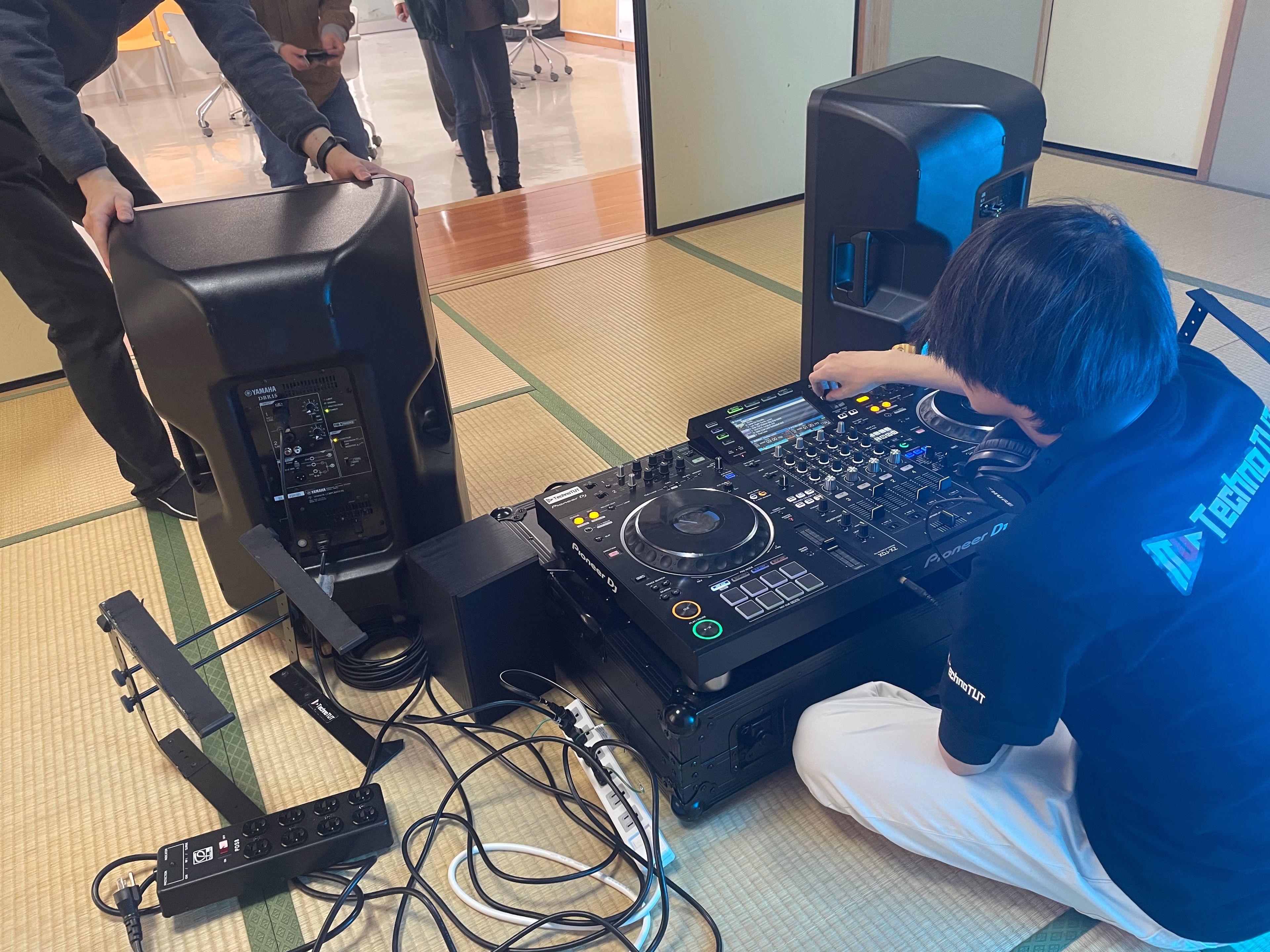 dj-image